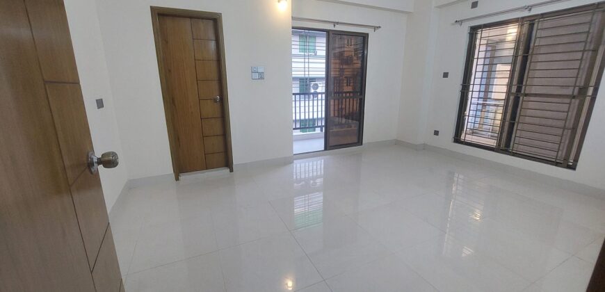 BashundharaRA 2700 sqft 4 bedroom Family Fully New Apartment for Rent Rent 50k service charge 8k