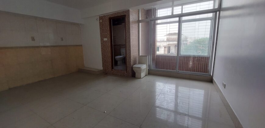 Duplex Office Space 2550 sft For Rent at Kuril Kazi bari.(in Front of Main Road) From December 24/ January 2025