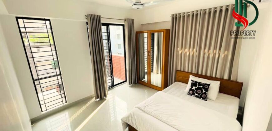 Bashundhara R/A2250Sf Fully Furnished 3 Bedrooms  Apartment For Rent block d