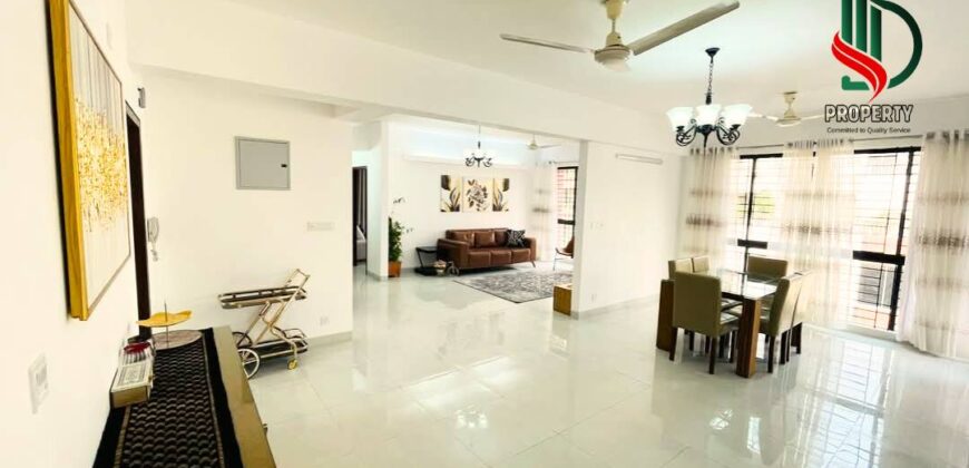 Bashundhara R/A2250Sf Fully Furnished 3 Bedrooms  Apartment For Rent block d
