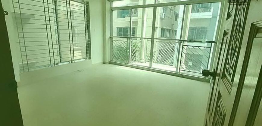 Bashundhara R/A 2000 sqft 3Bed Flat For Rent  block G