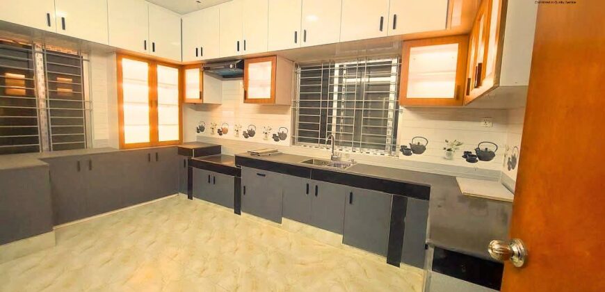 Bashundhara R/A 4 Bedroom luxury Apartment For Rent