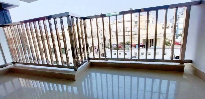 2000 Sqft 4 Bedroom Family  Apartment For Rent Bashundhara R/A