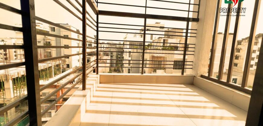 Bashundhara R/A 2000 Sqft 3 Bath Luxury Family Flat For Rent #southfacing