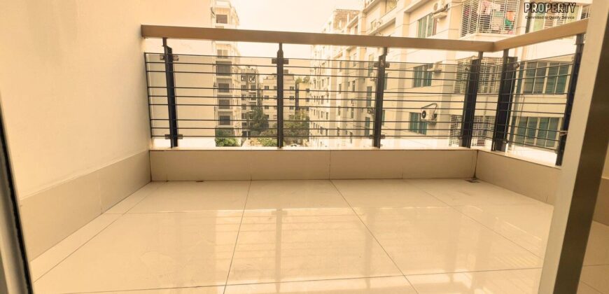 Bashundhara R/A2400 SF 3-bedroom Family New interior Apartment for Rent