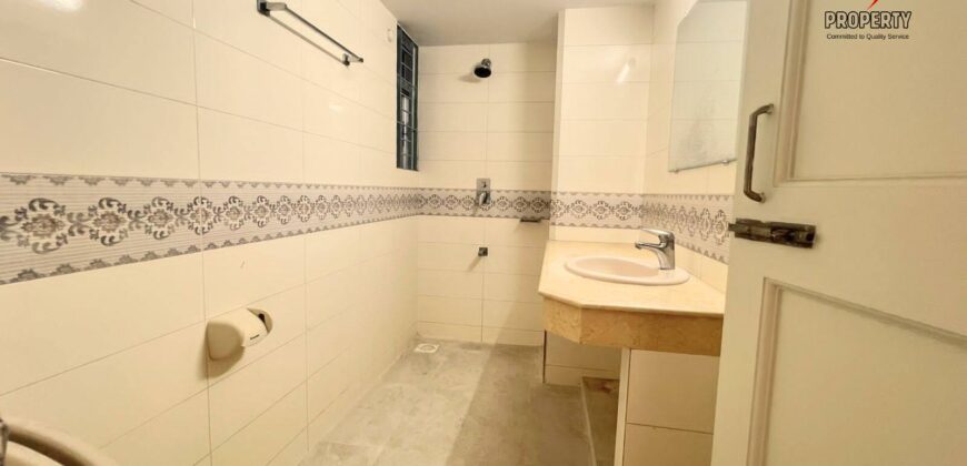 Bashundhara R/A2400 SF 3-bedroom Family New interior Apartment for Rent