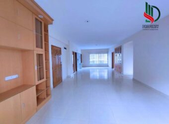 Bashundhara R/A 2250 SF 3-bedroom Family New interior Apartment for Rent