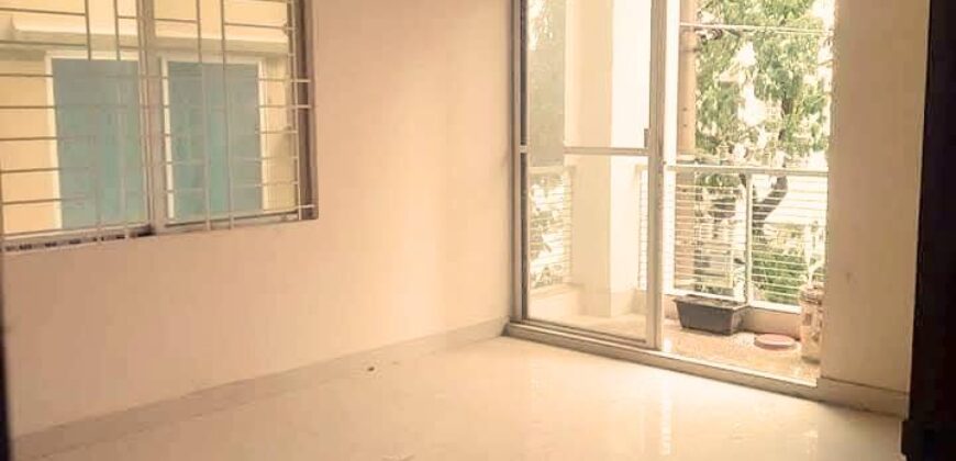 3 bedroom 1500 Sqft Family Southfacing Apartment for Rent BashundharaRA block g