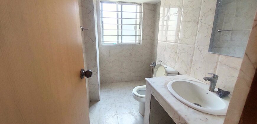 2000 SQFT | 3 BEDROOM CORNER APARTMENT (4TH FLOOR) FOR SALE.BASHUNDHARA R/A BLOCK C