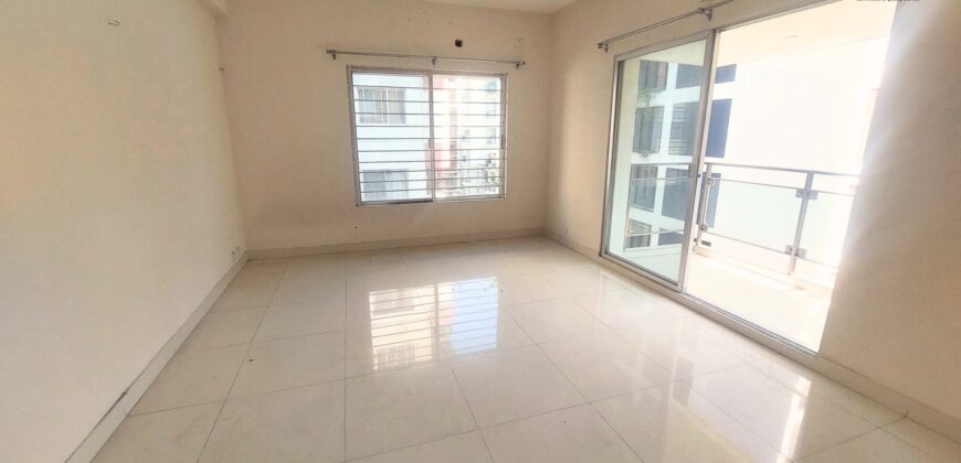 2000 SQFT | 3 BEDROOM CORNER APARTMENT (4TH FLOOR) FOR SALE.BASHUNDHARA R/A BLOCK C