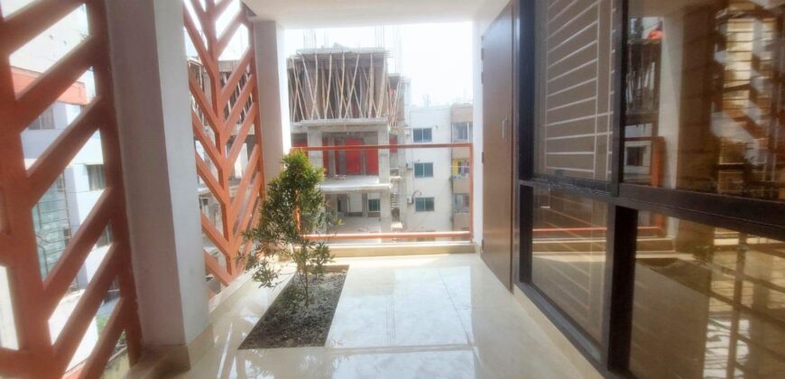 4 BEDROOM | 2250 SQFT SOUTH FACING NEW FAMILY APARTMENT Bashundhara R/A, Block G