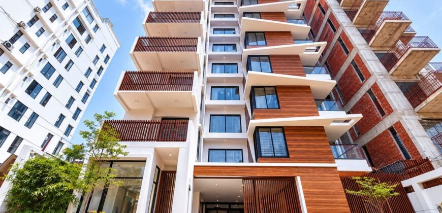 𝟮𝟭𝟱𝟬 𝗦𝗤𝗙𝗧 | 𝟯 𝗕𝗘𝗗 Luxury South Facing Brand New Family Apartment For Rent Bashundhara R/A, Block-K