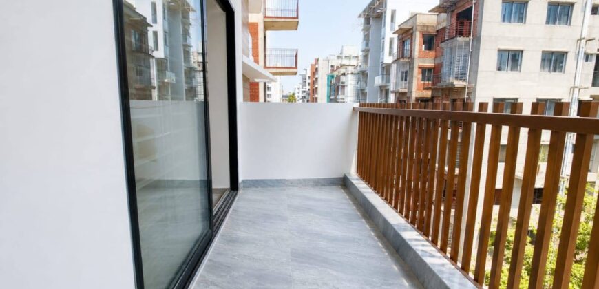 𝟮𝟭𝟱𝟬 𝗦𝗤𝗙𝗧 | 𝟯 𝗕𝗘𝗗 Luxury South Facing Brand New Family Apartment For Rent Bashundhara R/A, Block-K