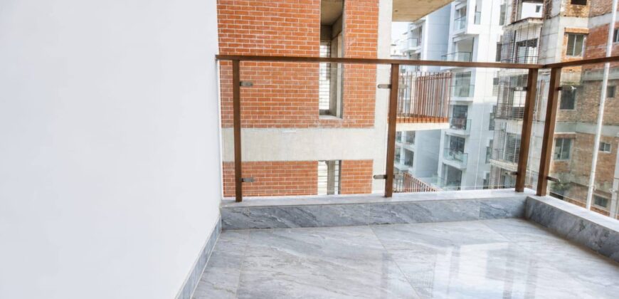 𝟮𝟭𝟱𝟬 𝗦𝗤𝗙𝗧 | 𝟯 𝗕𝗘𝗗 Luxury South Facing Brand New Family Apartment For Rent Bashundhara R/A, Block-K