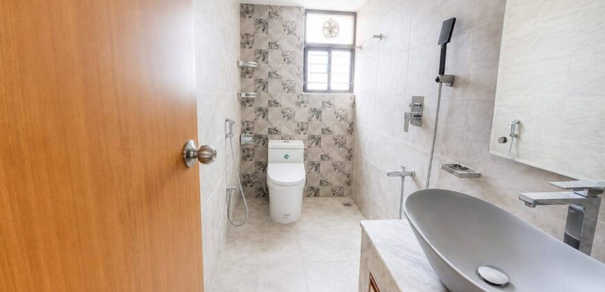 𝟮𝟭𝟱𝟬 𝗦𝗤𝗙𝗧 | 𝟯 𝗕𝗘𝗗 Luxury South Facing Brand New Family Apartment For Rent Bashundhara R/A, Block-K