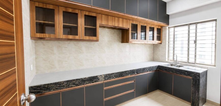 𝟮𝟭𝟱𝟬 𝗦𝗤𝗙𝗧 | 𝟯 𝗕𝗘𝗗 Luxury South Facing Brand New Family Apartment For Rent Bashundhara R/A, Block-K