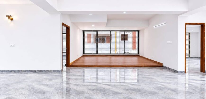 𝟮𝟭𝟱𝟬 𝗦𝗤𝗙𝗧 | 𝟯 𝗕𝗘𝗗 Luxury South Facing Brand New Family Apartment For Rent Bashundhara R/A, Block-K